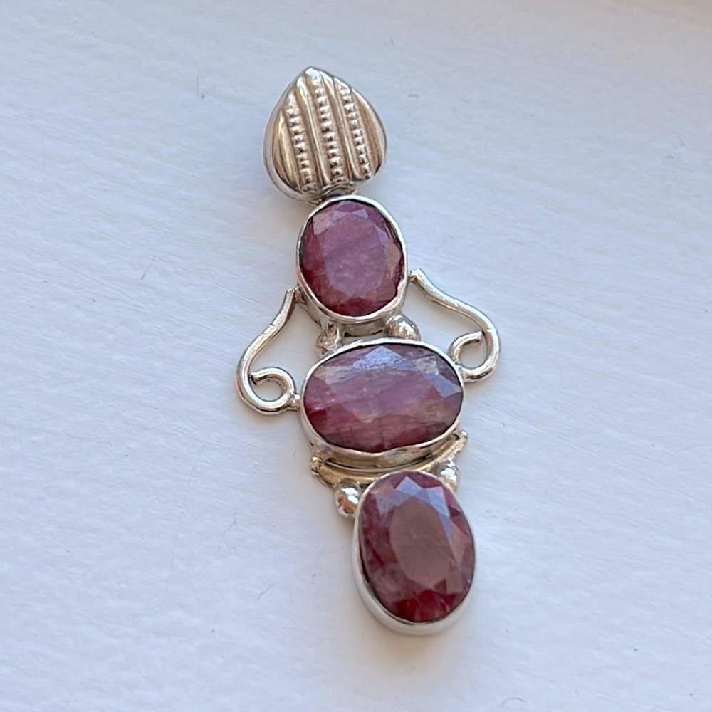 925 Sterling Silver pendant with Ruby Stones